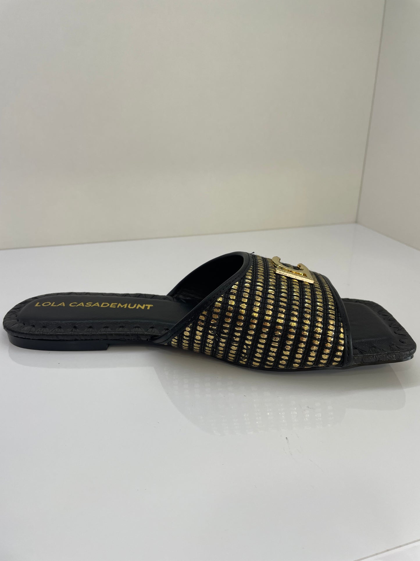 Chinelo Lola Casademunt