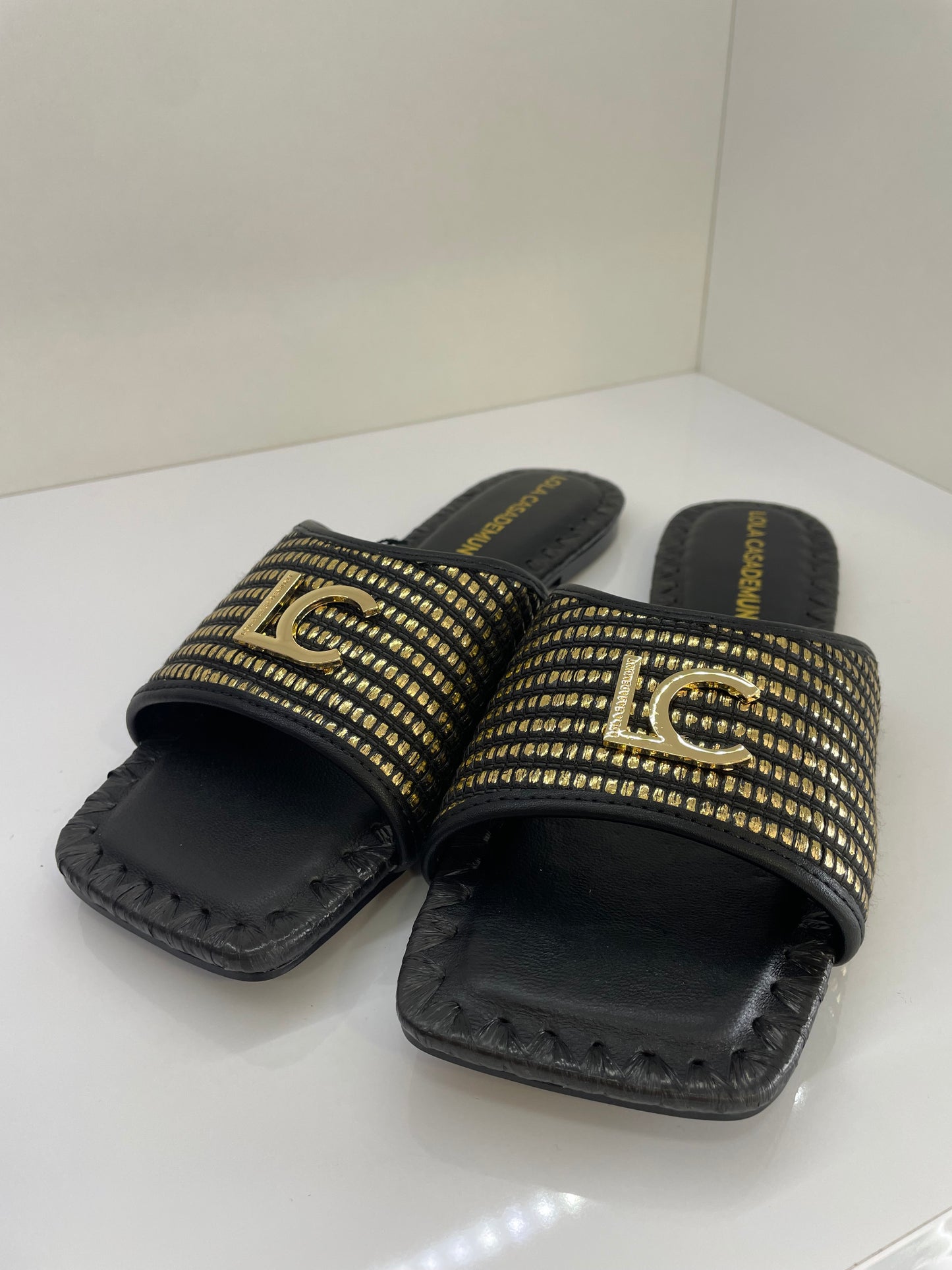 Chinelo Lola Casademunt