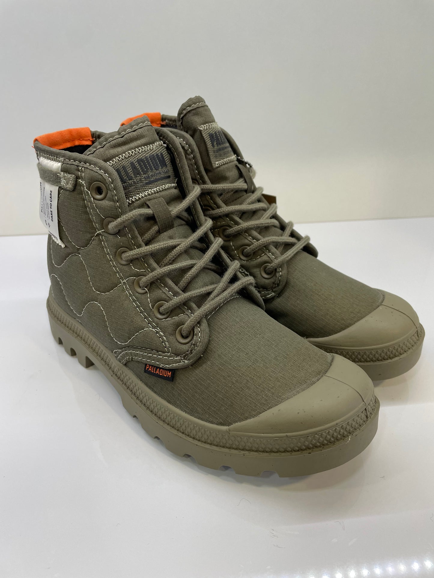 Bota Palladium