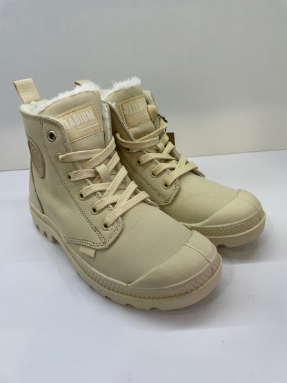 Bota Palladium