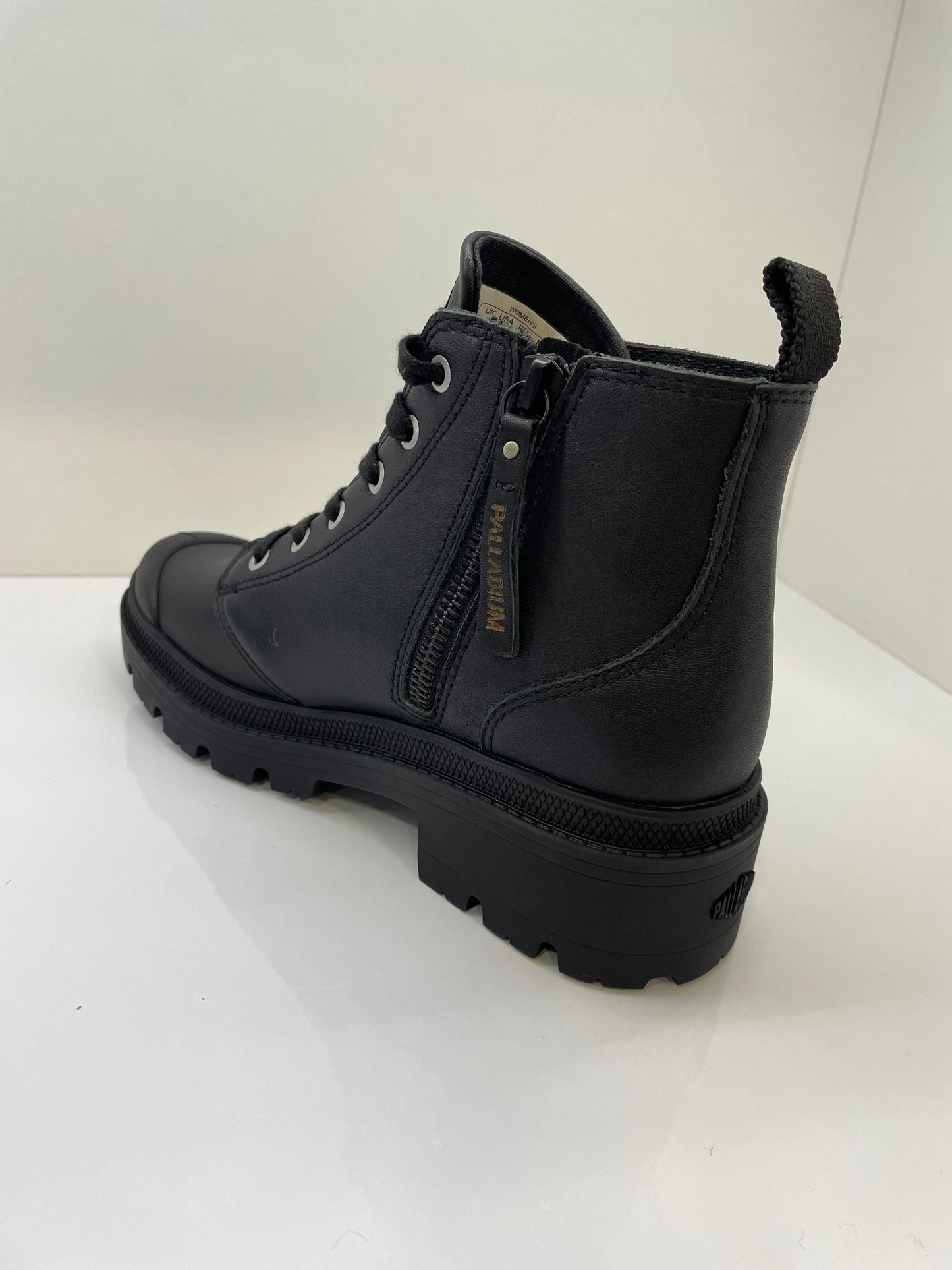 Bota Palladium