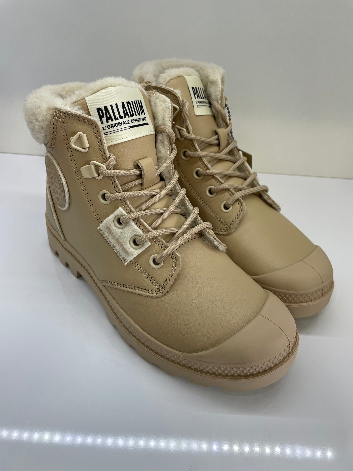 Bota Palladium