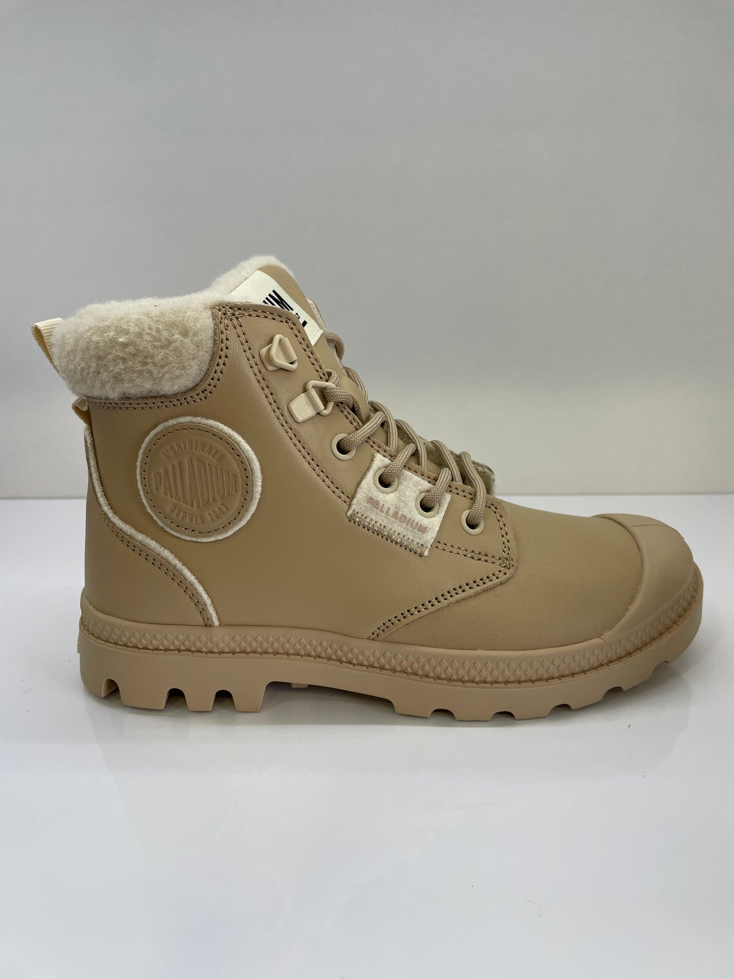Bota Palladium