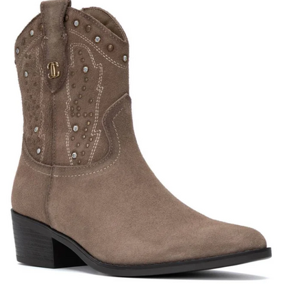 Bota Carmela