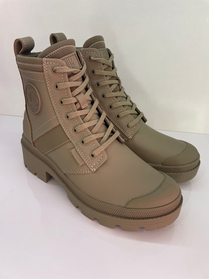 Bota Palladium