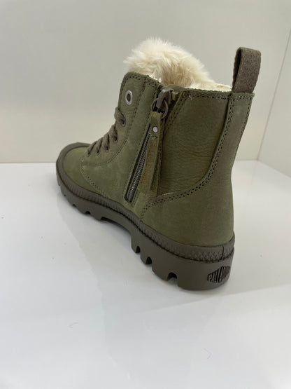 Bota Palladium