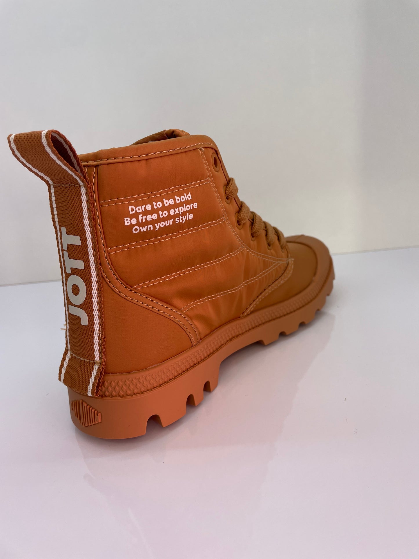 Bota Palladium