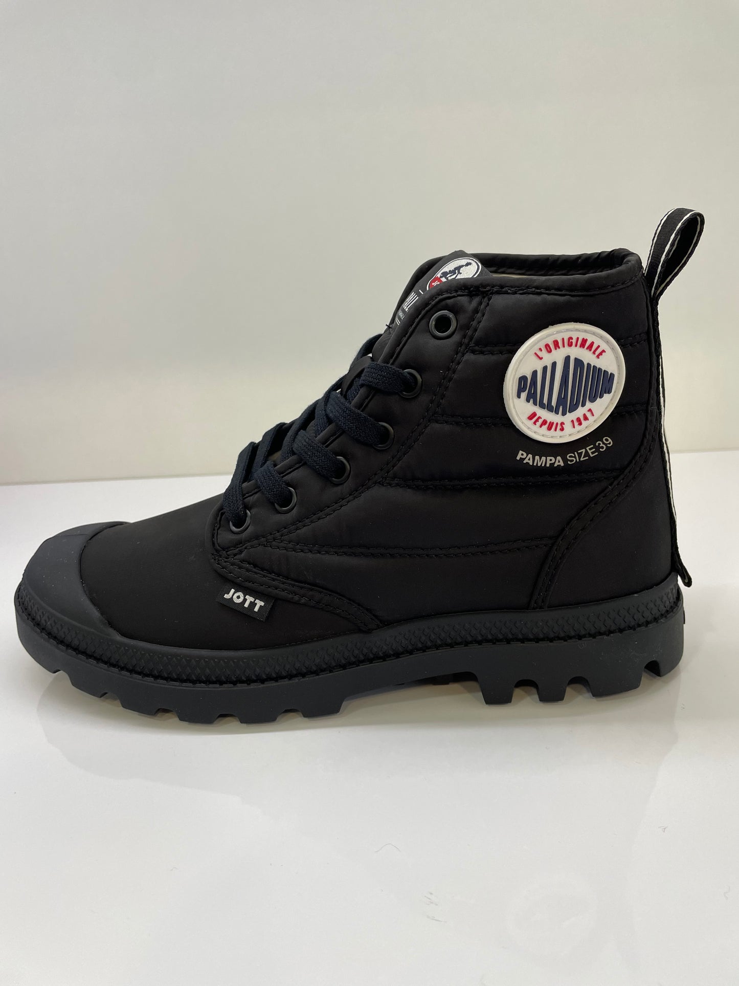 Bota Palladium