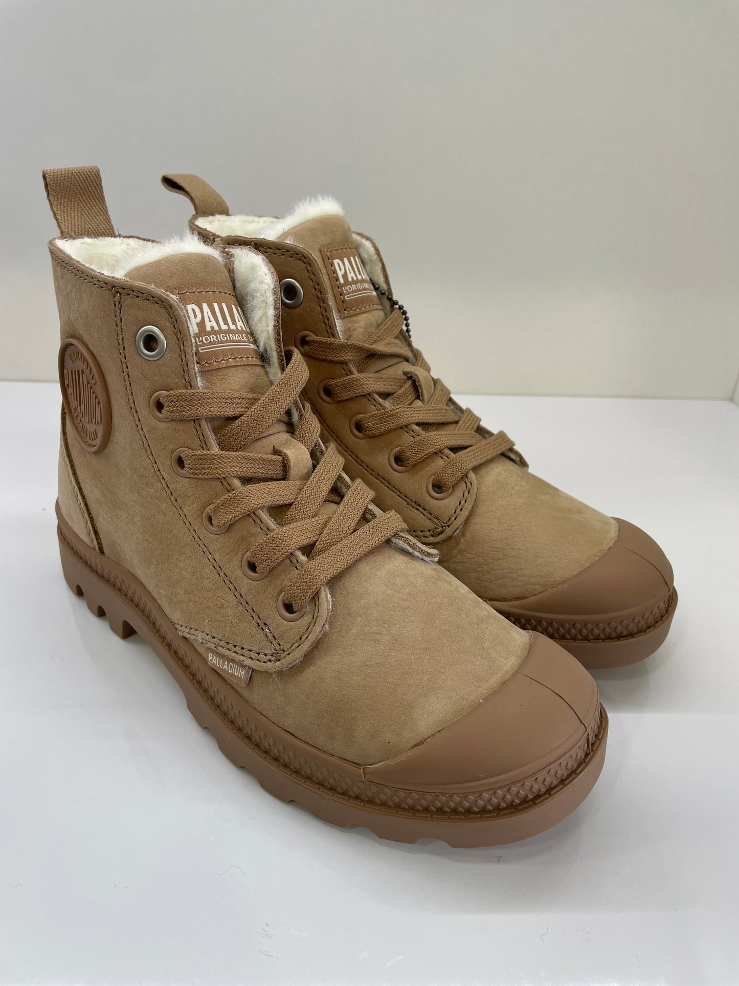 Bota Palladium