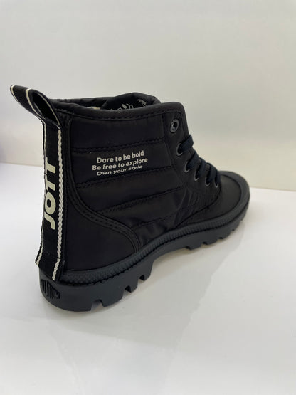 Bota Palladium